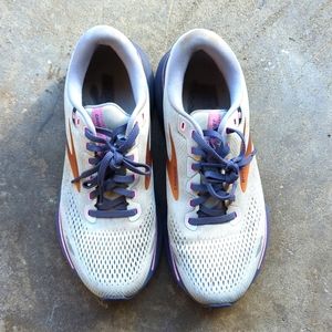 Brooks Ghost 15 running shoes